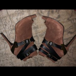 Gianni Bini Suede Heel